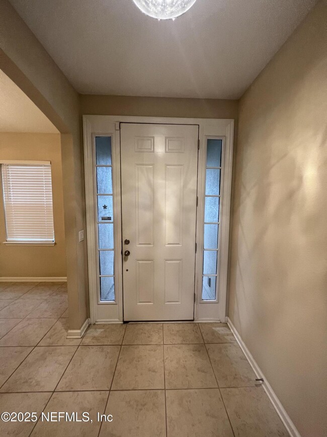 Building Photo - 232 S Field Crest Dr