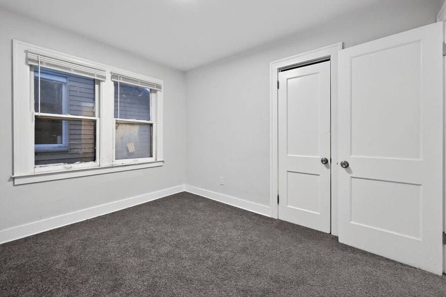 Building Photo - 16189 San Juan Dr