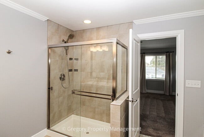 Building Photo - Newer Snohomish Home 3bed 3bath 1836sf 2 Car Garage with EV Charger A/C Equipped with a high-effi...