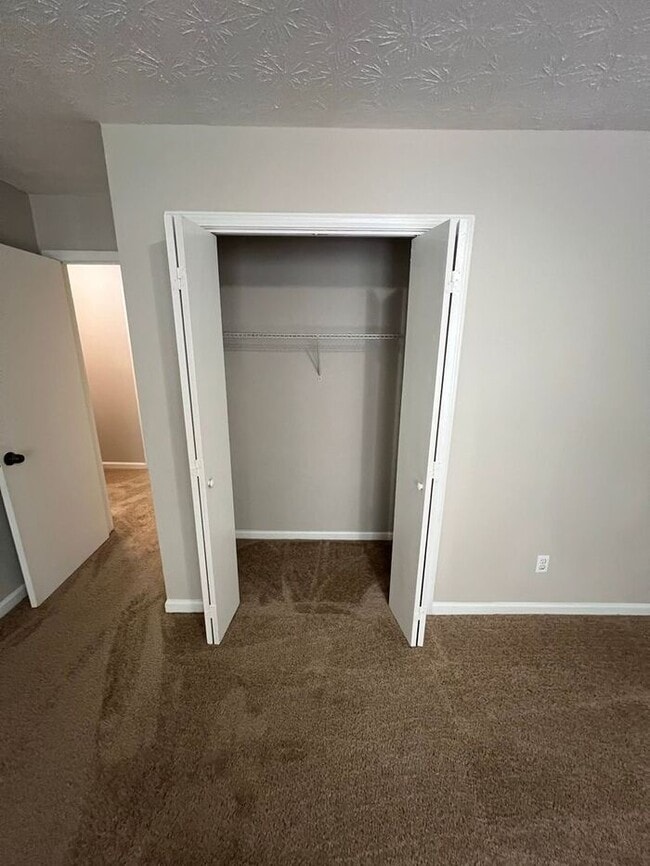 Building Photo - Ready Now!!! 2 bedroom 1.5 bath townhome off of Lenora Church Rd.!!