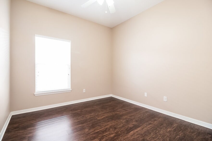 Building Photo - 4316 Creeks Run Blvd