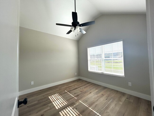 Building Photo - New 3 Bedroom / 2.5 Bathroom Townhome in Decatur!