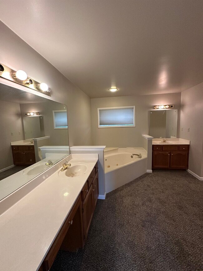 Building Photo - 1959 Dartford Cove