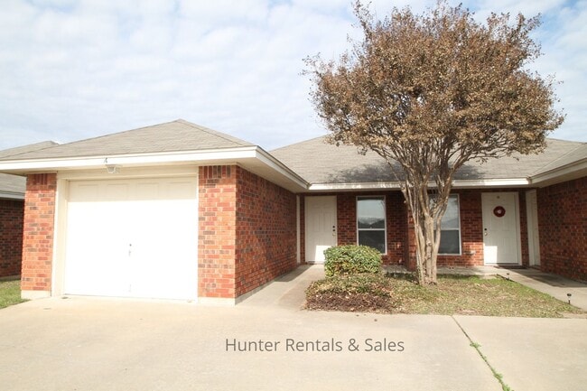 Building Photo - What's Not To Love?