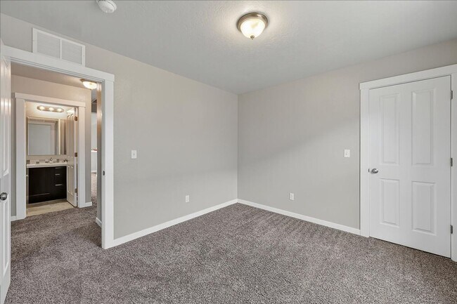 Building Photo - Charming 3-Bedroom Home with Fenced Yard in the Heart of Meridian