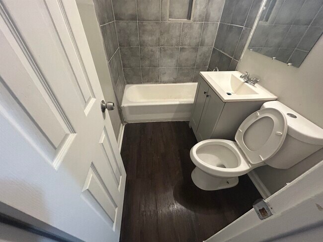 Building Photo - 2926 Mimosa Ave