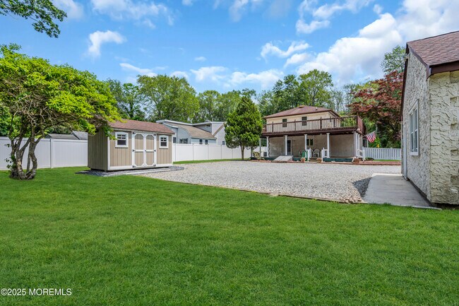 Building Photo - 1280 Whitesville Rd