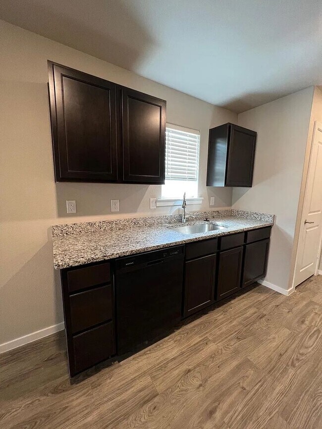 Building Photo - Find Home in Upland Heights! 3 Bed | 2 Bath | 1 Car Garage