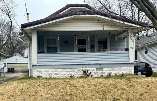Building Photo - 687 Merton Ave