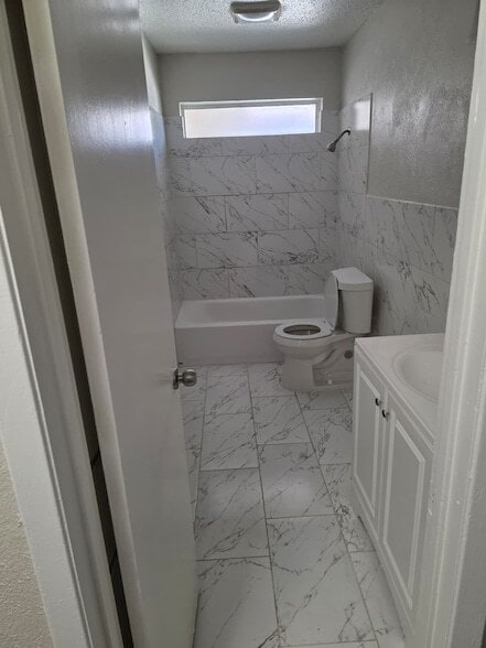 Building Photo - 2417 Coulee St