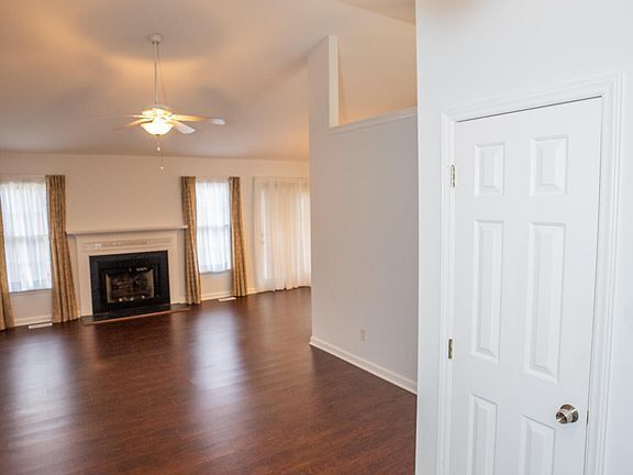 Building Photo - Build Equity While Leasing - Lease and Own...