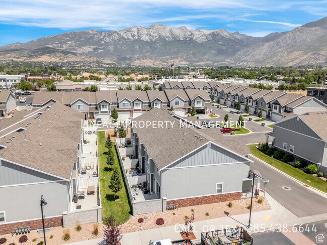 Building Photo - 10855 N Sandstone Way