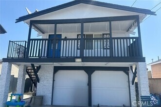 Building Photo - 428 San Pasqual Dr