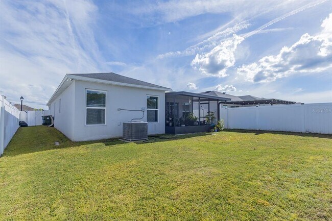 Building Photo - 4744 Glencrest Loop