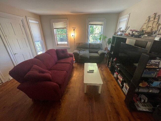 Building Photo - 385 Pine St