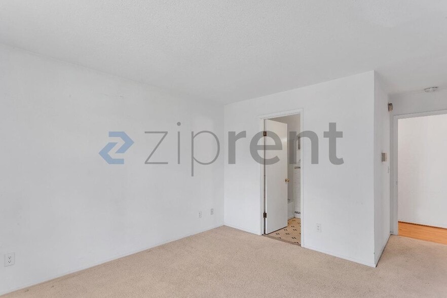 Building Photo - Unit 1