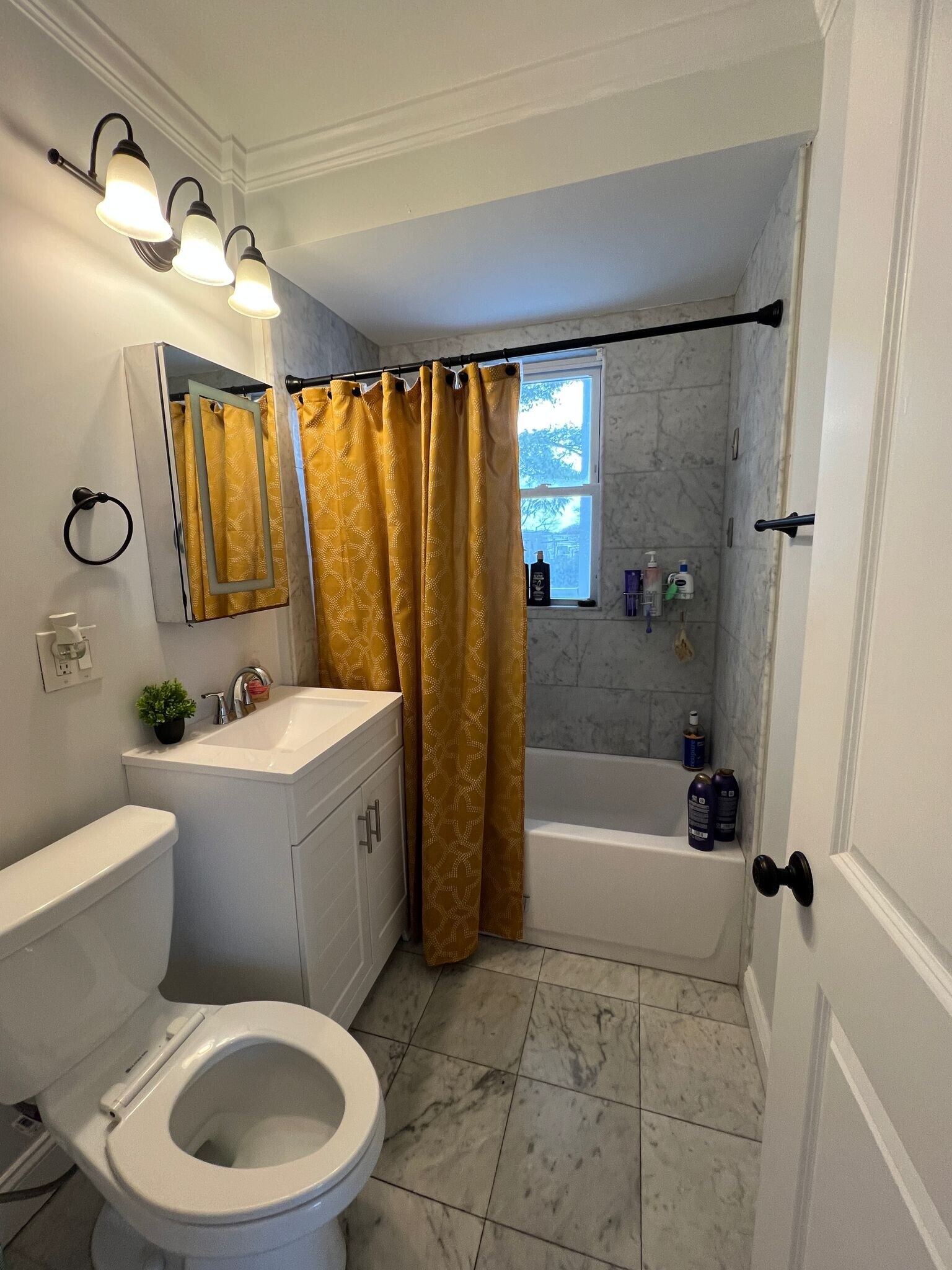 Bathroom - 39 Glen Rd