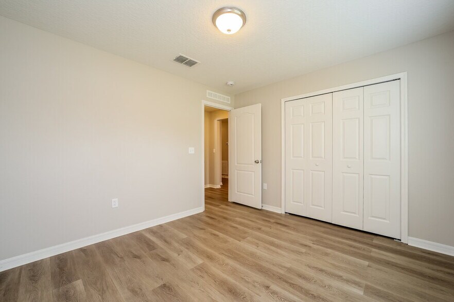 Building Photo - 116 River Cove Cir