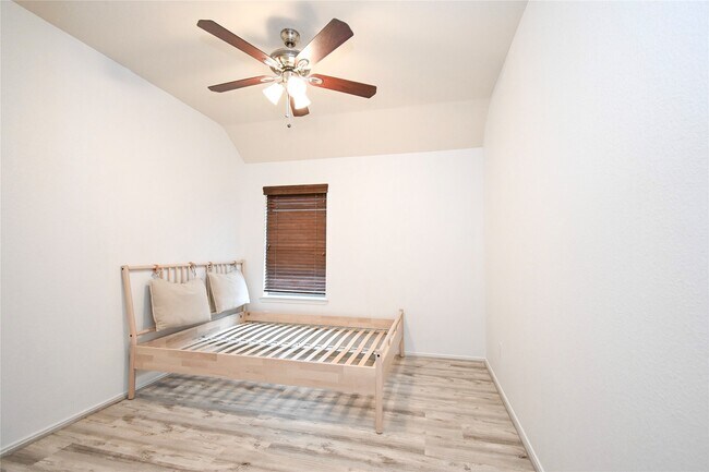 Building Photo - 19734 Amber Village Ln