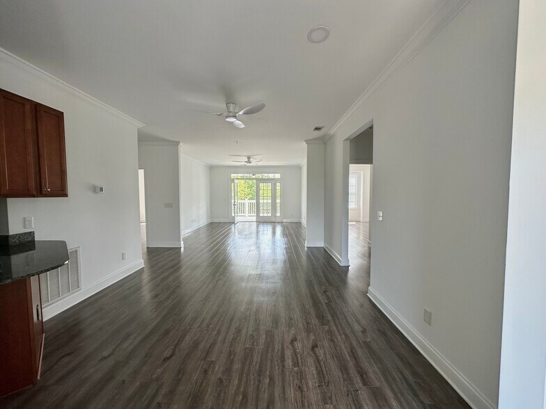 Building Photo - 149 Breezes Dr