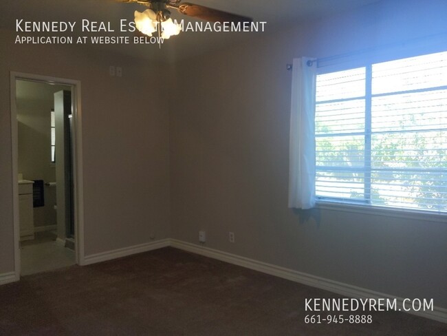 Building Photo - Commuter Friendly Single Family   3BR    3...