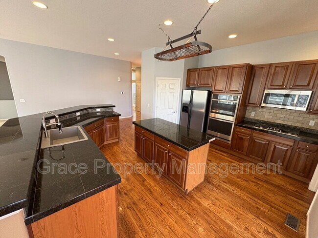 Building Photo - 222 Saxony Rd