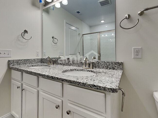 Building Photo - 1125 Amberly Wy