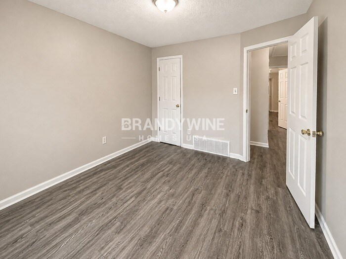 Building Photo - 5597 Blackburg Dr