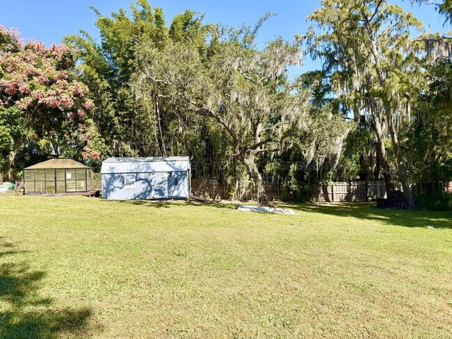 Building Photo - 5243 W Lake Butler Rd