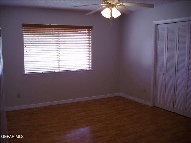 Building Photo - 3610 Buxton Dr