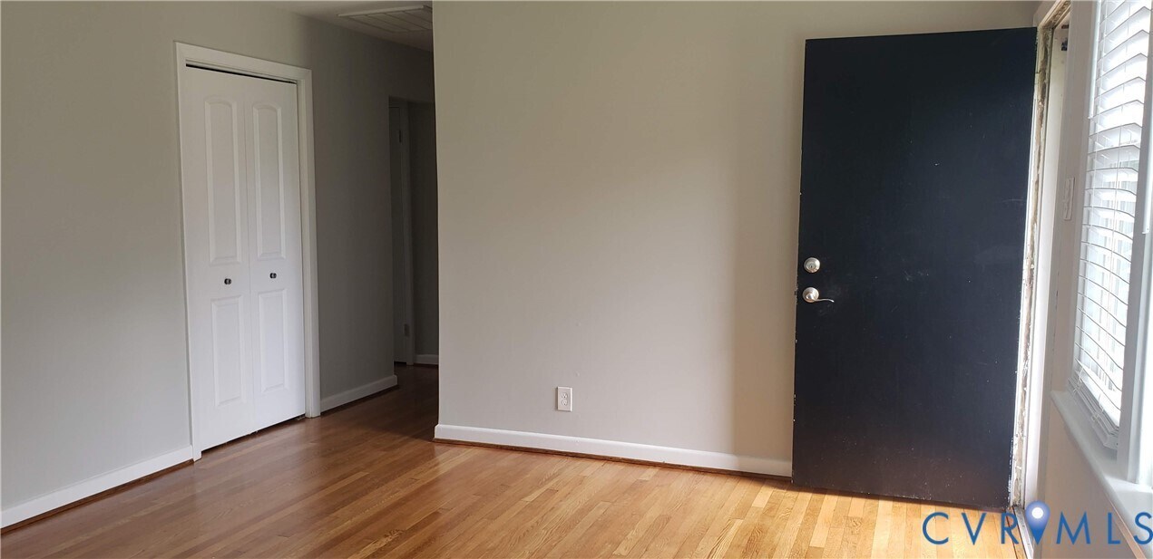 Building Photo - 2318 Leah Rd