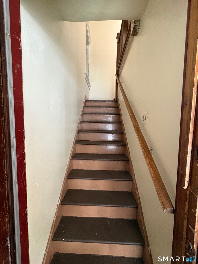 Building Photo - 797 Elm St