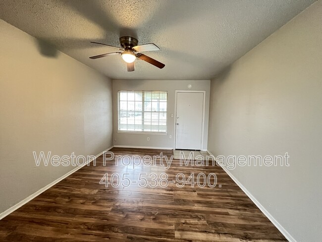 Building Photo - 2909 SW 65th Pl