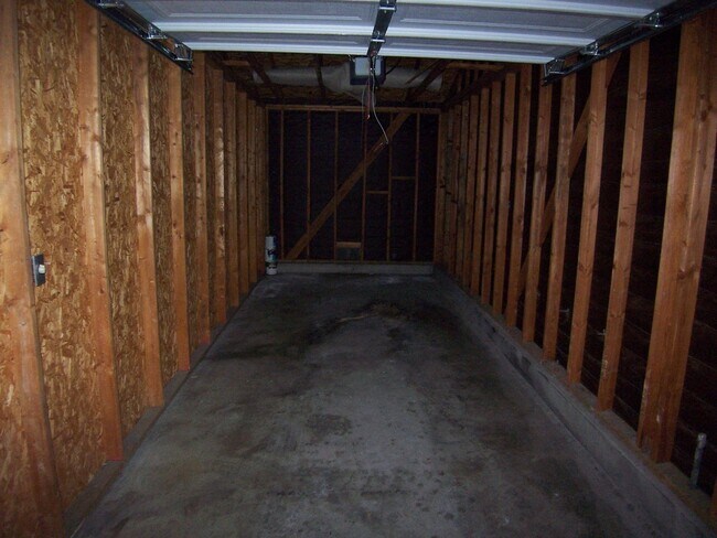 Building Photo - Cute and Cozy 2Br/2Ba second floor Condo in The Summit