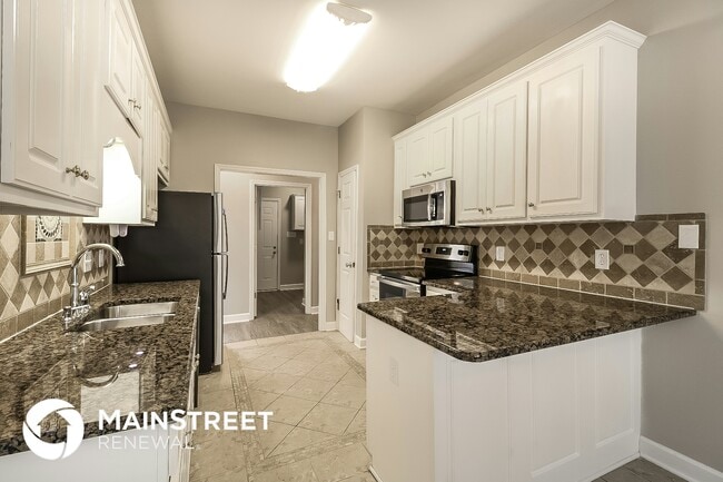 Building Photo - 140 Susan Dr