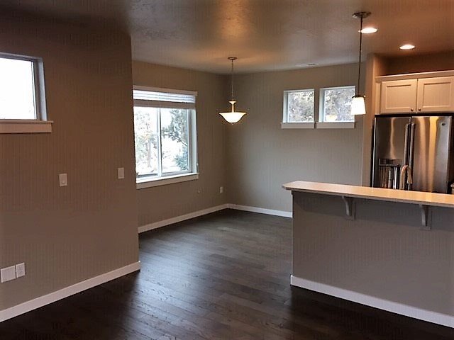 Building Photo - Spacious 3 Bed/2.5 Bath Single Family Home in Leehaven