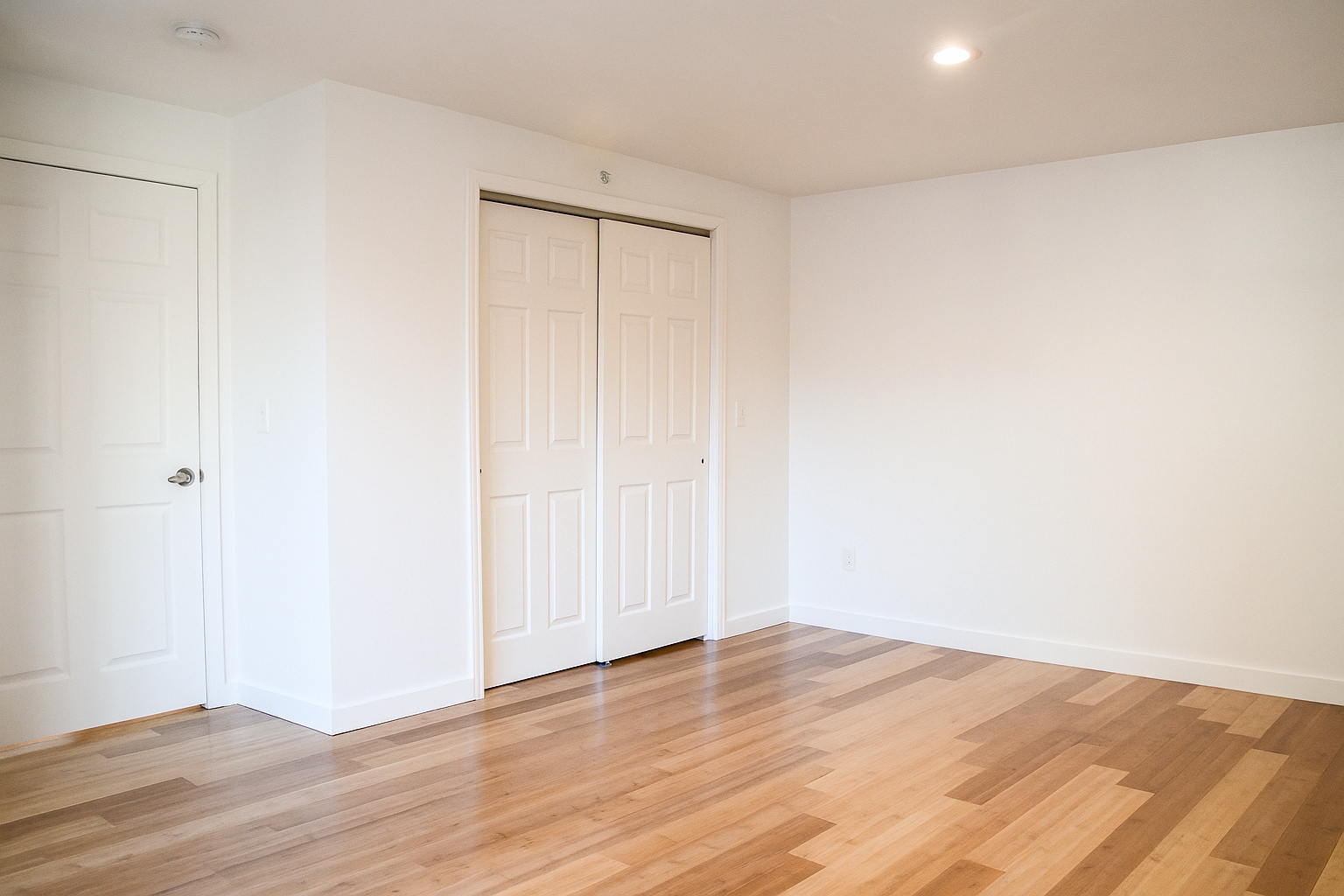 Building Photo - 548 Main St