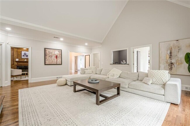 Building Photo - 700 S Brighton Ct