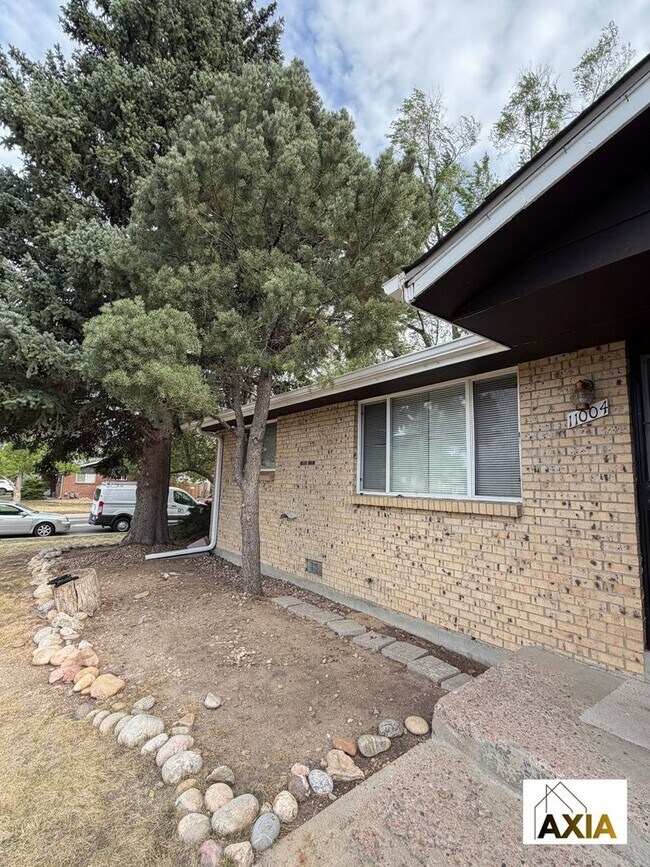 Building Photo - 11004-08