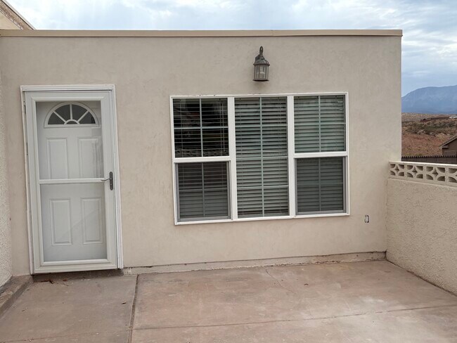 Primary Photo - 671 N 275 W