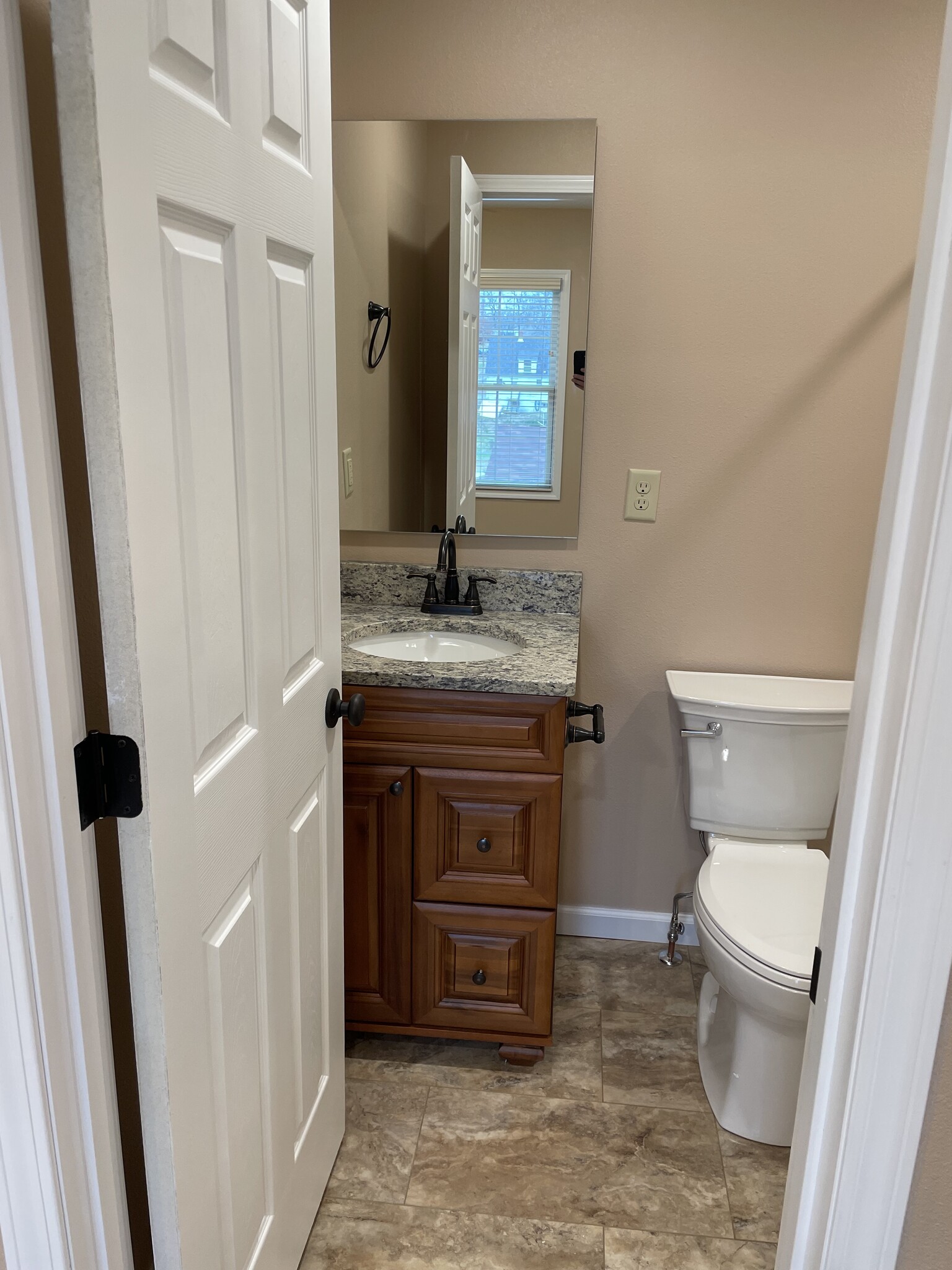 Building Photo - 1206 Bardsley Rd