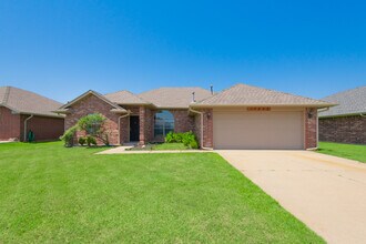 Building Photo - 17405 Bronze Ln
