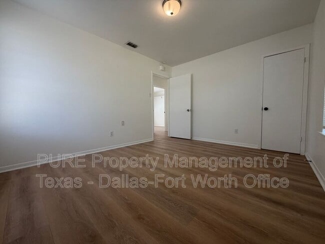 Building Photo - 6222 W Poly Webb Rd