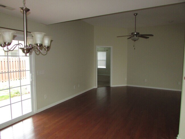 Building Photo - This property is located at The Villages at Mariner's Pointe - 3 Bedrooms  2 Baths  with 2 Car Ga...