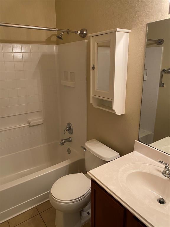 Building Photo - 30318 Bumble Bee Dr