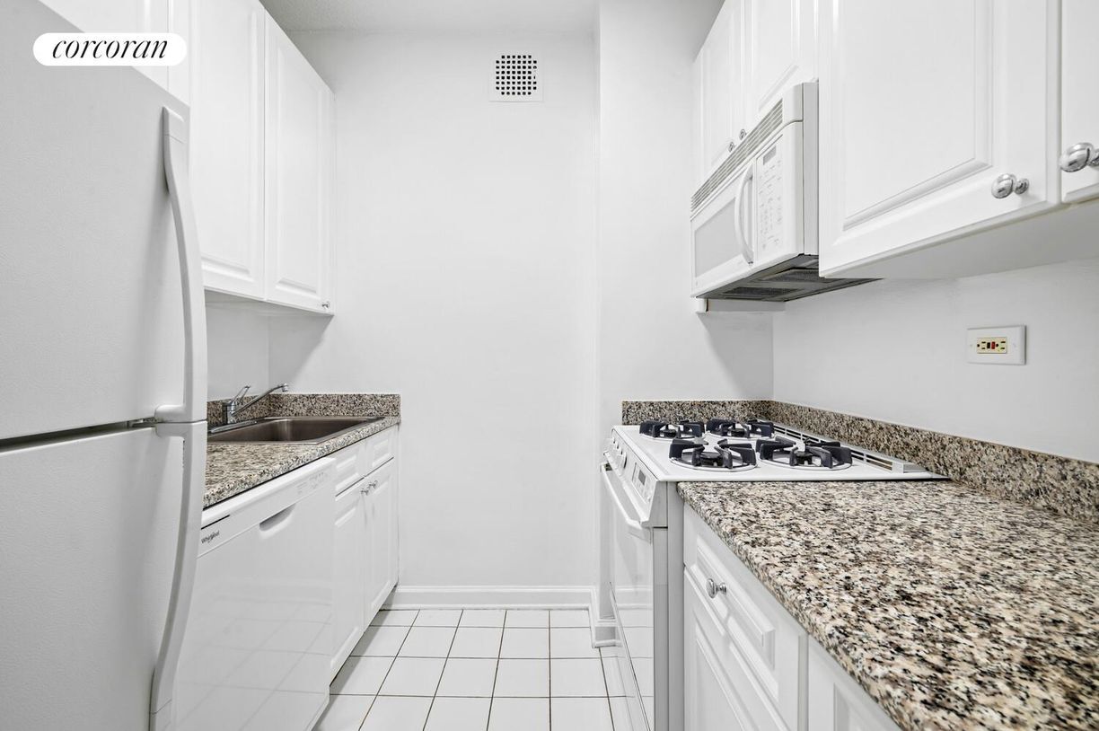 Building Photo - 60 E 8th St