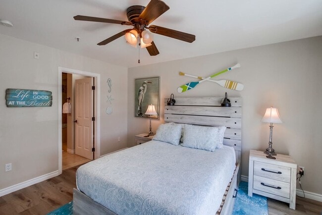 Building Photo - Steps From The Beach w/ All Utilities Included Available Jan - May 2025