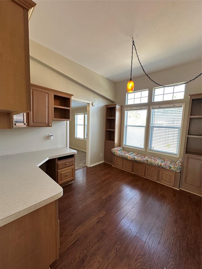 Building Photo - 104 Ramirez St