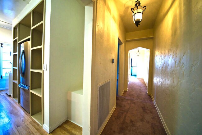 Building Photo - 415 N Ogden Dr