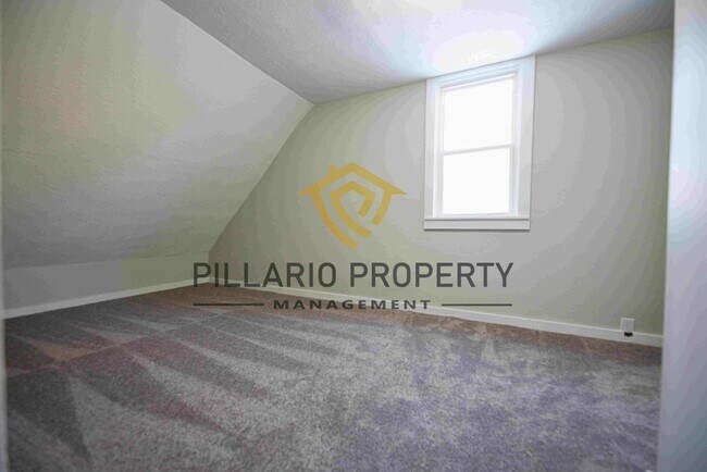Building Photo - Close to Marion University, 3 Bedroom, 1.5...